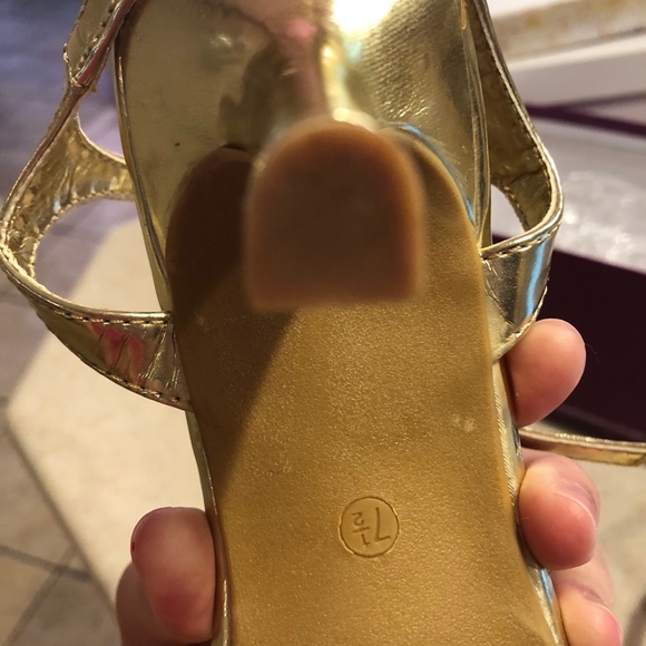 Shoes - Picture 4 of 5